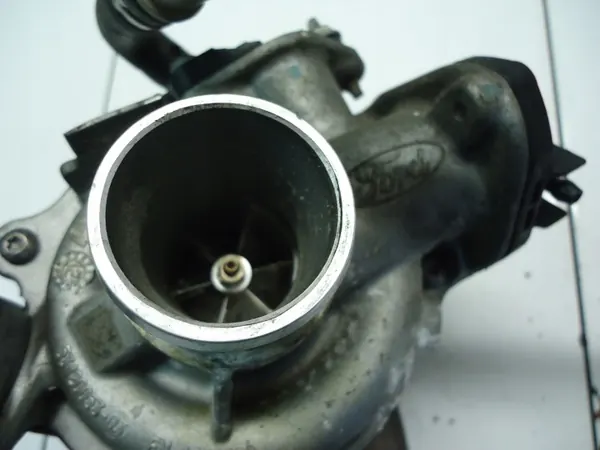 Turbo Ford OE CM5G-6K682-HB pour Focus MK3 image 4