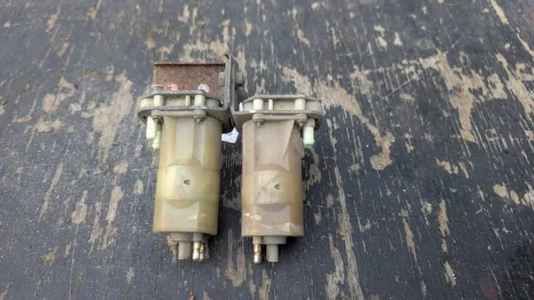 Scheibenwaschpumpe OEM 040g0114069 für Mercedes W107 image 2