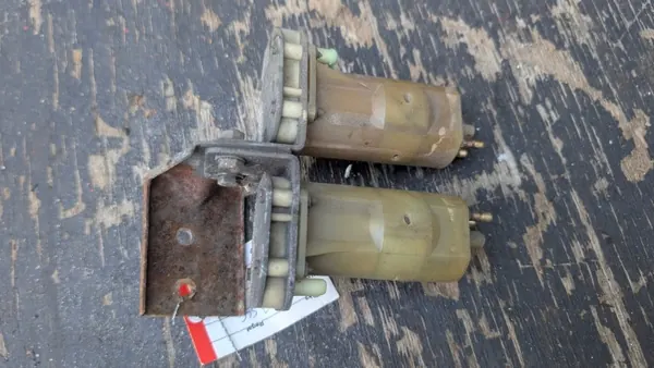 Scheibenwaschpumpe OEM 040g0114069 für Mercedes W107 image 3