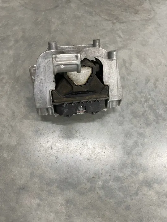 Soporte de motor Audi VW 5WA199262E OEM image 2