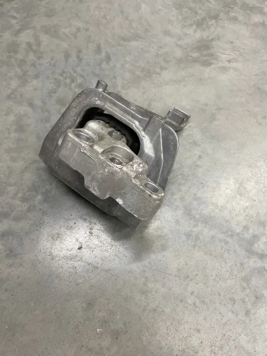 Soporte de motor Audi VW 5WA199262E OEM image 3