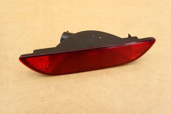 Nissan Note I E11 06- Luz Antiniebla Trasera 265809U02B OE image 2