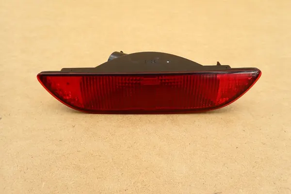 Nissan Note I E11 06- Luz Antiniebla Trasera 265809U02B OE image 3