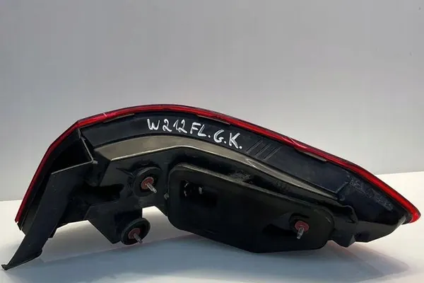 Linker Achterlicht MERCEDES-BENZ E (W212) A2129068702 image 2