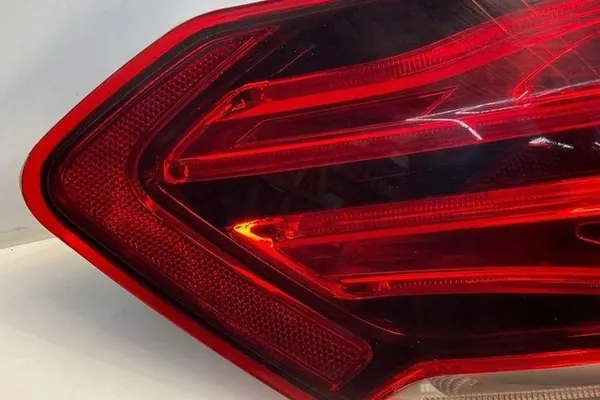 Linker Achterlicht MERCEDES-BENZ E (W212) A2129068702 image 5