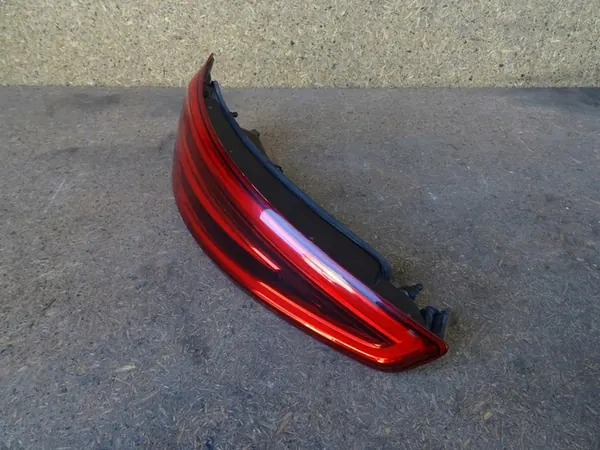 AUDI Q3 8U Lámpara LED Trasera Izquierda 8U0945093A image 3