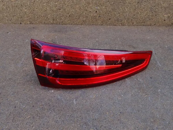 AUDI Q3 8U Lámpara LED Trasera Izquierda 8U0945093A image 7