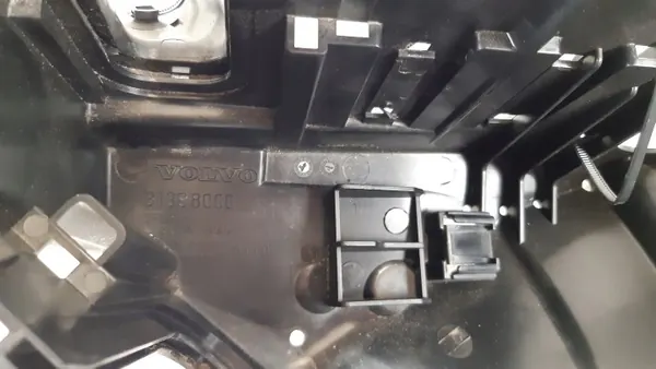 Caixa de fusíveis Volvo V60 II OEM 31398000, 31398001 image 8