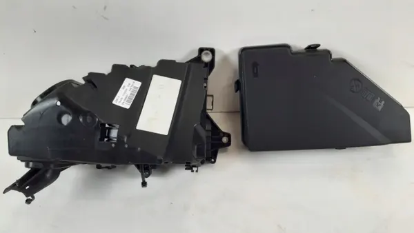Caixa de fusíveis Volvo V60 II OEM 31398000, 31398001 image 9