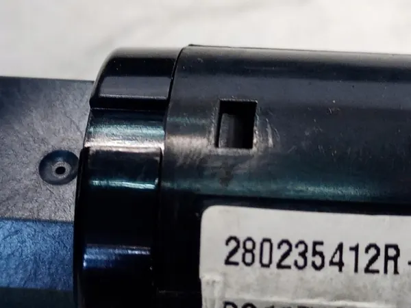 Prise USB Renault OEM 280235412R Occasion image 4