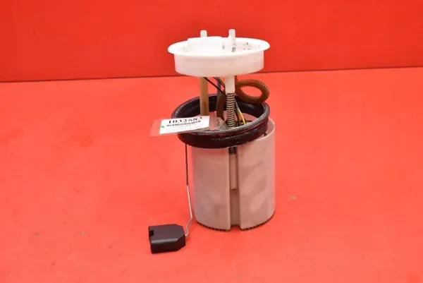 Brandstofpomp 6R0919051H Skoda Roomster 1.4 16V 2010-2015 image 4