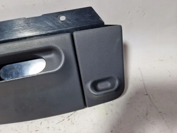 Cinzeiro painel Ford Explorer 2000 OEM F57B1004810A image 3