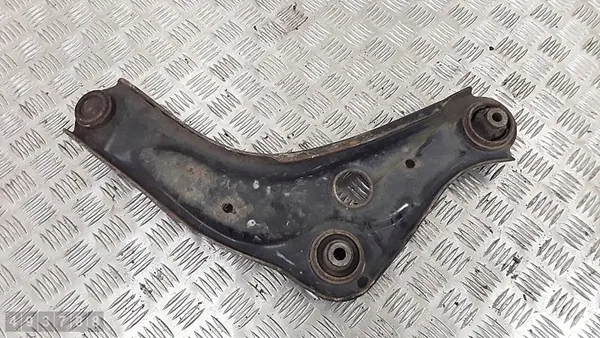 2017 Renault Kadjar Suspension Arm bush04 image 4