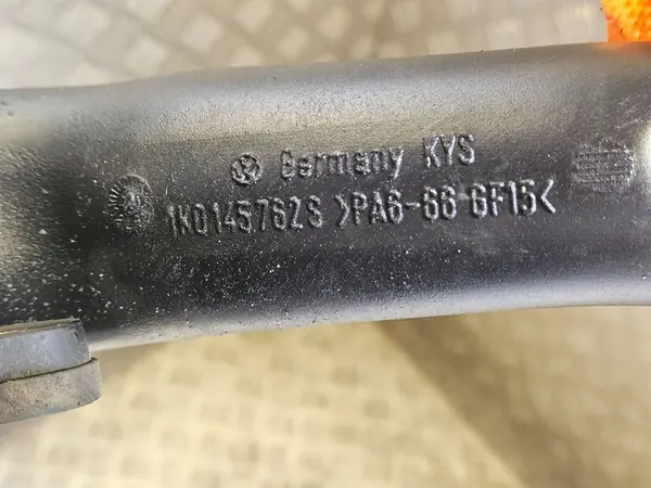 Volkswagen PASSAT B6 Intercooler Schlauch 1K0145832E image 6