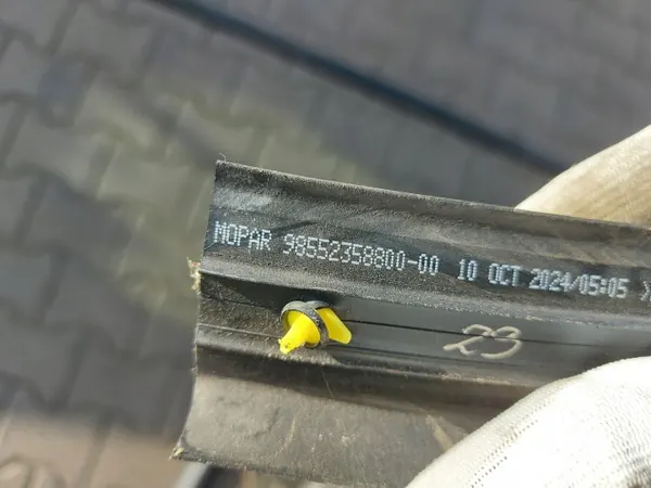 Nissan X-TRAIL T33 kynnyssauma OEM NISXTRUsz8506391 image 5