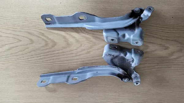 OPEL MOKKA A Hood Hinges Left Right Set 95141368 95141369 image 3