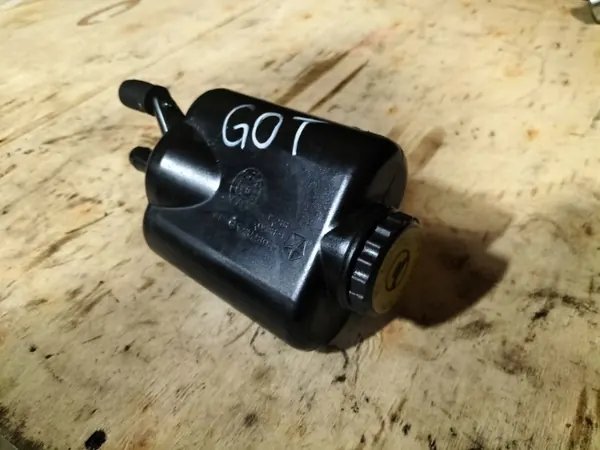 OEM 52087713 servotank för Jeep Cherokee XJ image 2