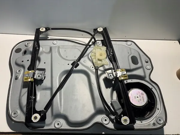 Elevador de vidro dianteiro direito VW Caddy III OE image 4