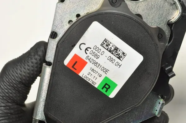 Turvavyö Volvo V60 II 2020 OEM 31462756 Taka Oikea image 6