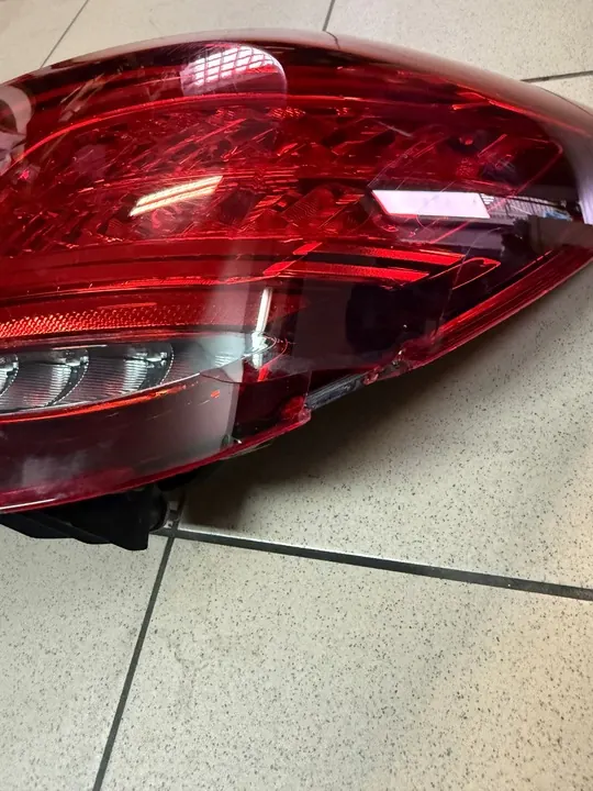 MERCEDES W205 RECHTER ACHTERLAMP A2059064603 image 5