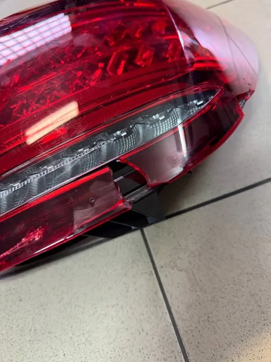 MERCEDES W205 RECHTER ACHTERLAMP A2059064603 image 6