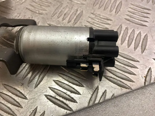 Moteur réglage siège OEM 966072103 pour Mercedes GLE AMG image 3