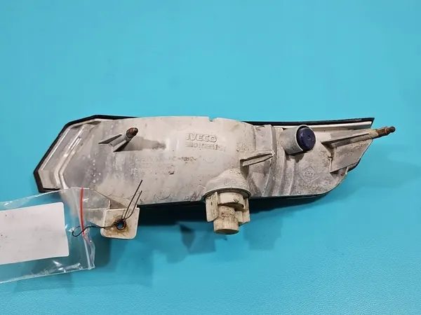 Luz indicadora dianteira direita Iveco Daily V 14 OEM 5801585151 image 4