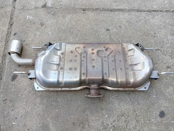 Silencieux arrière Mazda 3 1.5 essence OEM P503 2013-2018 image 3