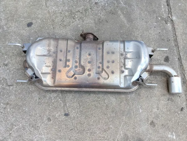 Silencieux arrière Mazda 3 1.5 essence OEM P503 2013-2018 image 4