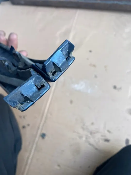 BMW E46 Moldura do Farol Esquerdo 1998-2003 OEM 8208677 image 5