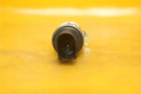 Soupape d'ajustage d'arbre à cames OEM 06E109257F Audi image 5