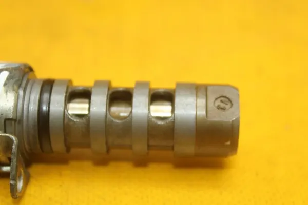 Soupape d'ajustage d'arbre à cames OEM 06E109257F Audi image 7