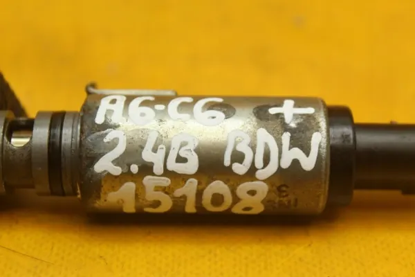 Soupape d'ajustage d'arbre à cames OEM 06E109257F Audi image 9