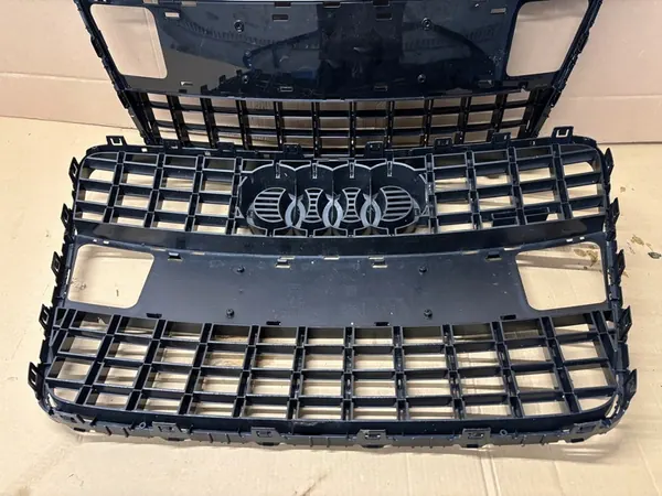 AUDI Q7 S LINE GRILLE FRONT OEM 4L0853651H image 4