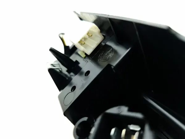 Cinzeiro dianteiro Maserati Quattroporte 2004 OEM AMD214768 image 7