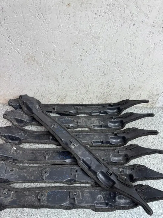 OEM 53828-02250 Linker spatbord Toyota Corolla image 3