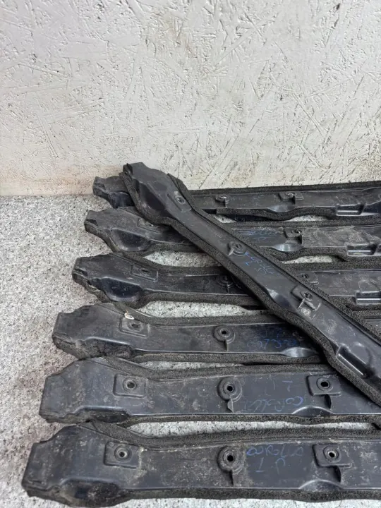 OEM 53828-02250 Linker spatbord Toyota Corolla image 4