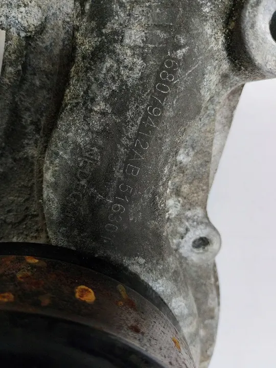 MASERATI GHIBLI VATTENPUMP 68079412AB image 4