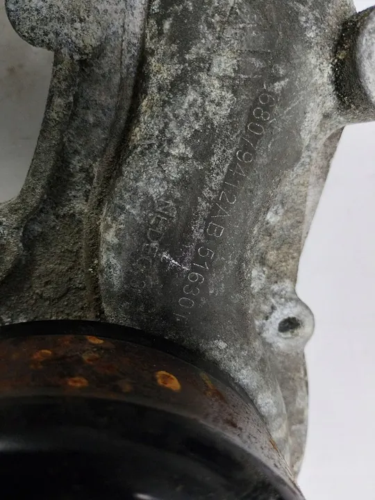 MASERATI GHIBLI VATTENPUMP 68079412AB image 5