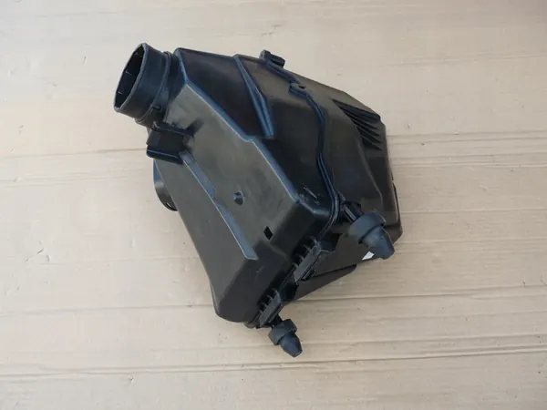 AUDI A6 C6 S6 5.2 FSI Ilmansuodattimen Kotelo Oikea 07L133836AE image 3