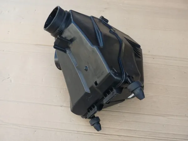 AUDI A6 C6 S6 5.2 FSI Ilmansuodattimen Kotelo Oikea 07L133836AE image 4