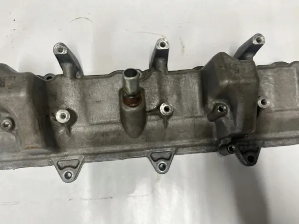 Couvercle de soupape Chevrolet Camaro OEM 12713843 image 3