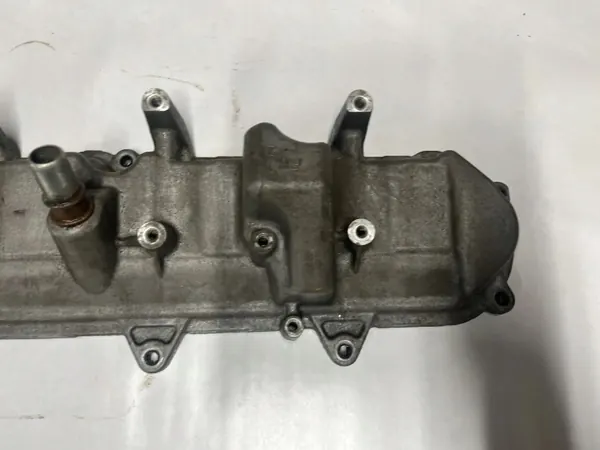 Couvercle de soupape Chevrolet Camaro OEM 12713843 image 4