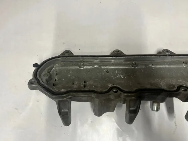Couvercle de soupape Chevrolet Camaro OEM 12713843 image 6