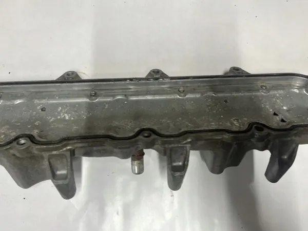 Couvercle de soupape Chevrolet Camaro OEM 12713843 image 7