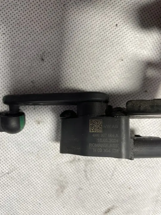 Sensor de nivelamento de faróis Audi RSQ8 Q7 OE 4M0941285D image 4