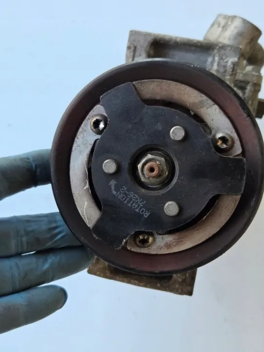 Audi A3 8P Compressor AC 1.9 TDI Usado image 4