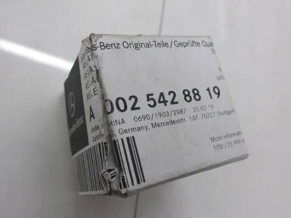 Relämoduuli Mercedes-Benz A W176 OE A002 542 8819 image 2