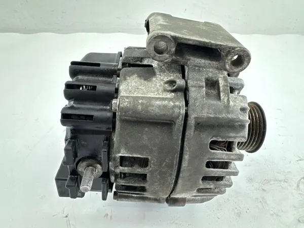 Mercedes-Benz C W205 2015 Vaihtovirtageneraattori A0009067802 image 6