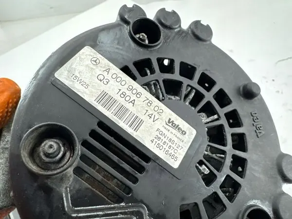 Mercedes-Benz C W205 2015 Vaihtovirtageneraattori A0009067802 image 7